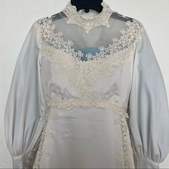 1970s vintage wedding gown long sleeve lace XS white cream ivory silk - Picture 4 of 14